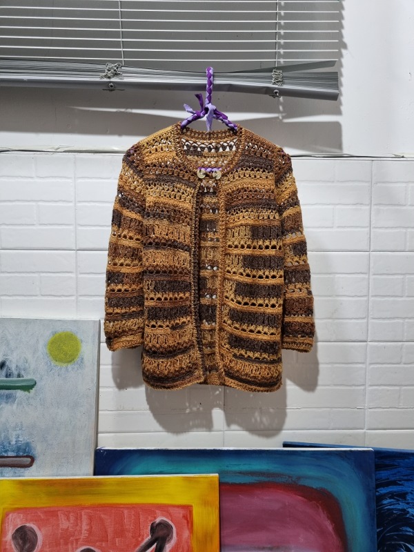 HAND MADE one button knit